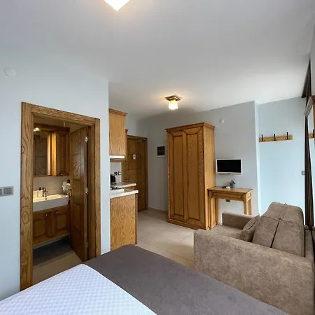 アパートホテル Veziroglu