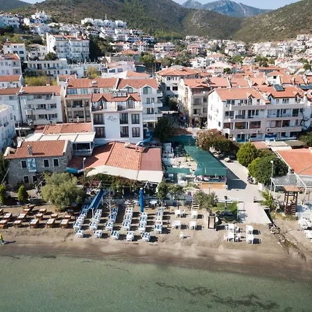 Veziroglu アパートホテル 4*